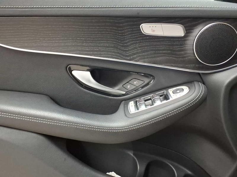 Gebraucht Mercedes GLC300e Exclusive 194 PS (142 kW) 2021 Schwarz SUV