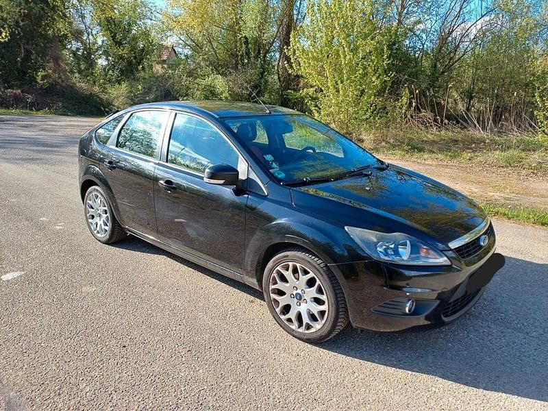 Rot Gebraucht 2008 Ford Focus Sport Limousine | 2.000 € (Guter Preis) - Bild 1/4