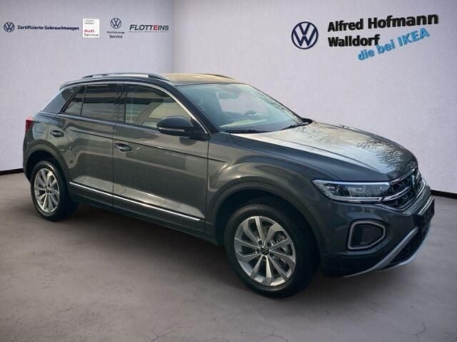 Second-hand VW T-Roc Style 150 CP (110 kW) 2024 Gri SUV