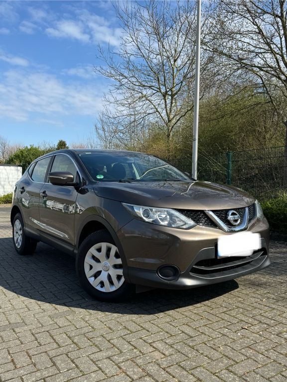 Braun Gebraucht 2016 Nissan Qashqai Visia SUV | 8.400 € (Superpreis) - Bild 1/4