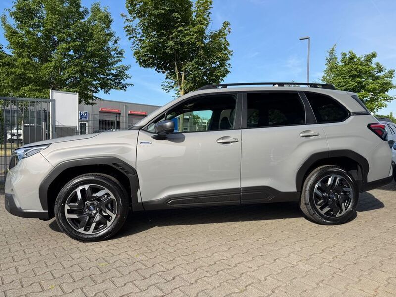 Neu Subaru Forester 136 PS (100 kW) 2025 Grau SUV