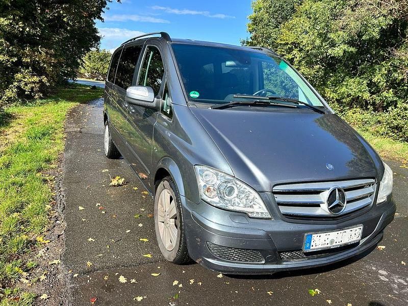 Grau Gebraucht 2012 Mercedes Viano Edition Van / Kleinbus | 21.000 € (Fairer Preis) - Bild 1/4