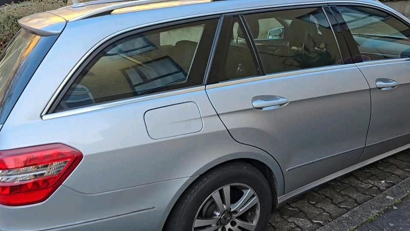 Gebraucht Mercedes E200 184 PS (135 kW) 2010 Grau Kombi