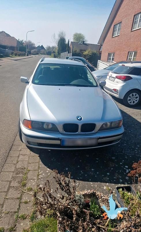 Second-hand BMW 523 170 CP (125 kW) 2000 Argintiu Break