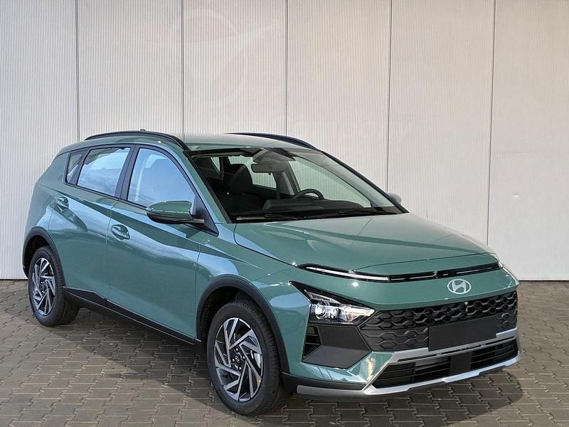 Neu Hyundai Bayon 90 PS (66 kW) 2025 Mangrove green SUV