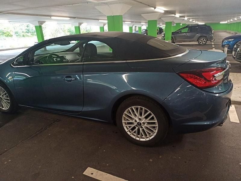 Gebraucht Opel Cascada Edition 165 PS (121 kW) 2014 Blau Cabrio