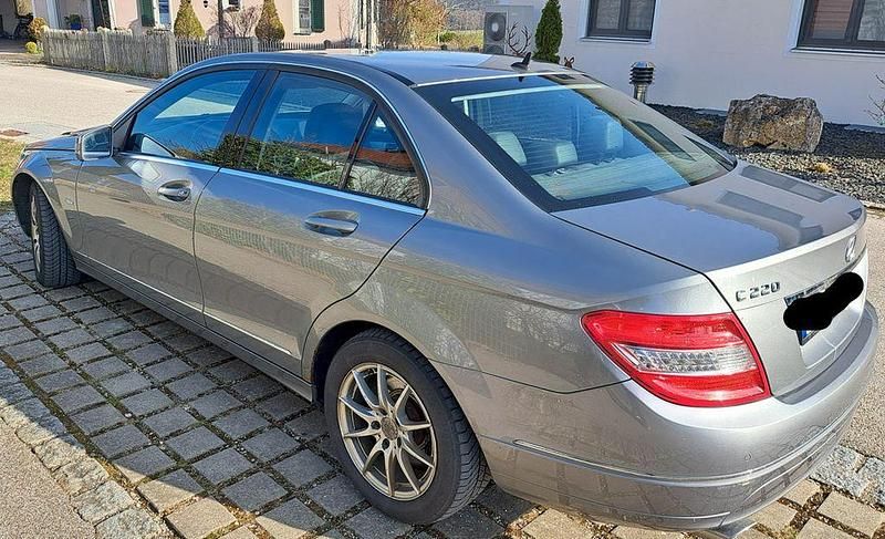 Gebraucht Mercedes C220 170 PS (125 kW) 2010 Grau Limousine
