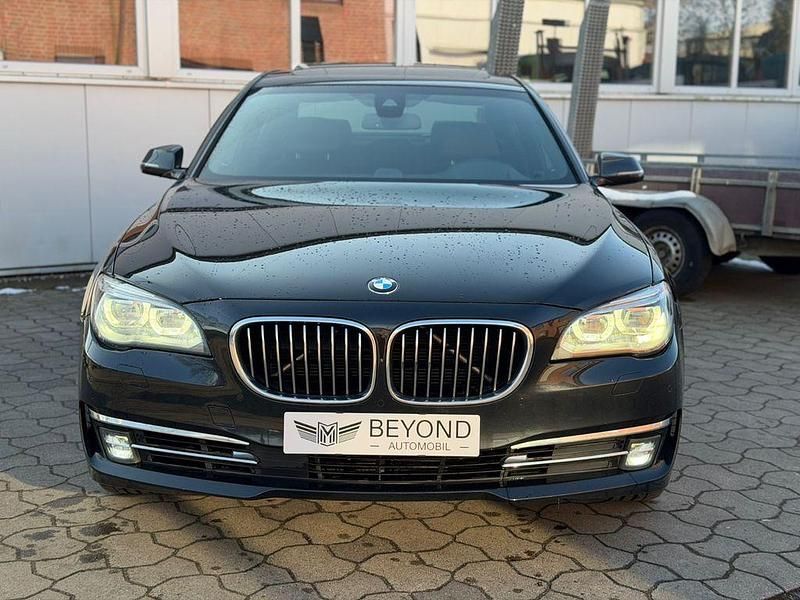Gebraucht BMW 740 Performance 313 PS (230 kW) 2014 Schwarz Limousine