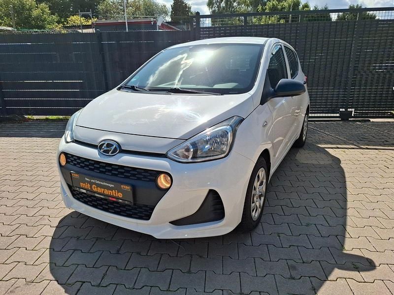 Weiß Gebraucht 2017 Hyundai i10 Basis Kleinwagen | 6.200 € (Fairer Preis) - Bild 1/4