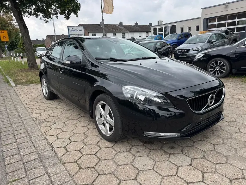 Gebraucht Volvo V40 120 PS (88 kW) 2016 Schwarz Limousine