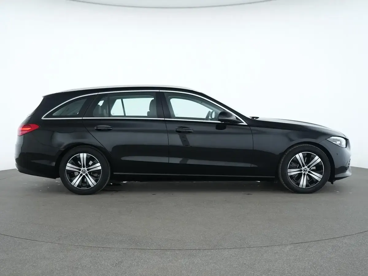 Gebraucht Mercedes C200 Avantgarde 163 PS (119 kW) 2024 Schwarz Limousine