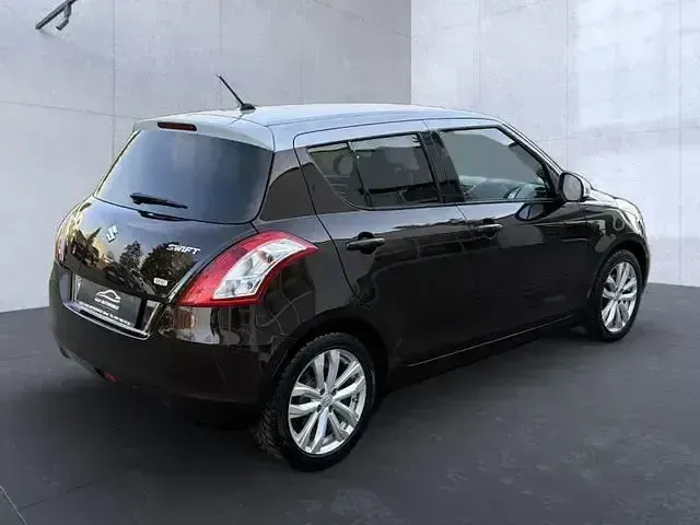 Gebraucht Suzuki Swift Comfort 94 PS (69 kW) 2015 Braun Kleinwagen
