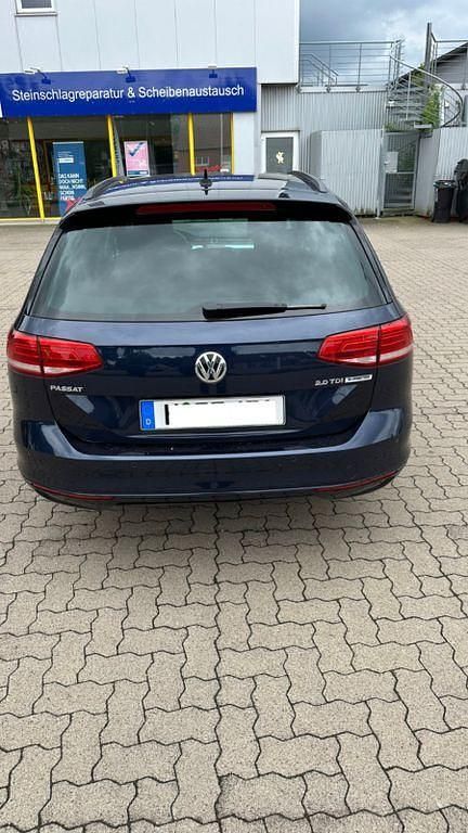 Gebraucht VW Passat Comfortline 150 PS (110 kW) 2017 Blau Kombi