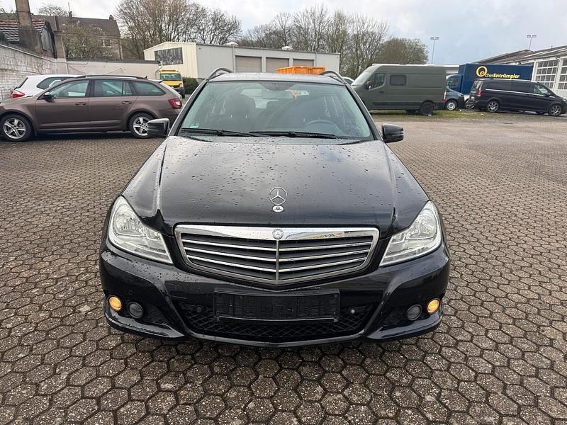 Gebraucht Mercedes C220 170 PS (125 kW) 2012 Schwarz Kombi