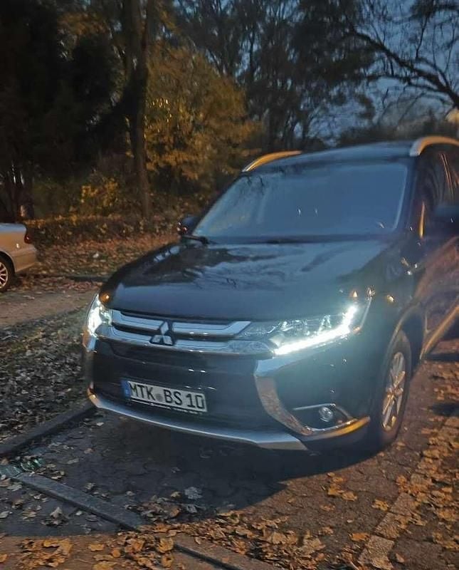 Schwarz Gebraucht 2018 Mitsubishi Outlander Plus SUV | 14.900 € (Guter Preis) - Bild 1/4