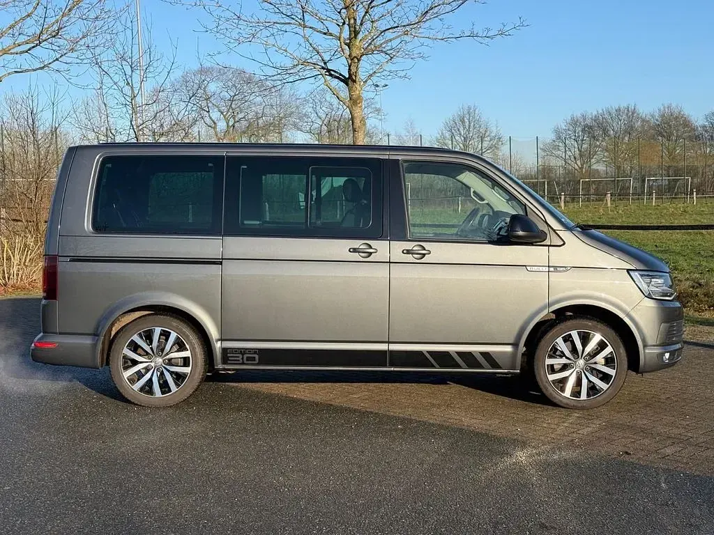 Gebraucht VW Multivan 204 PS (150 kW) 2017 Silber Van / Kleinbus