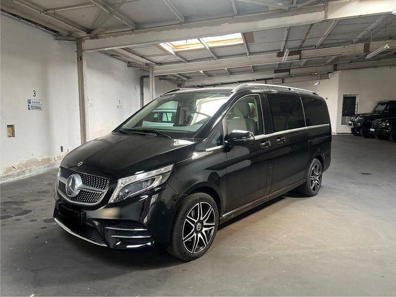 Schwarz Gebraucht 2022 Mercedes V300 Avantgarde Van / Kleinbus | 83.000 € - Bild 1/4