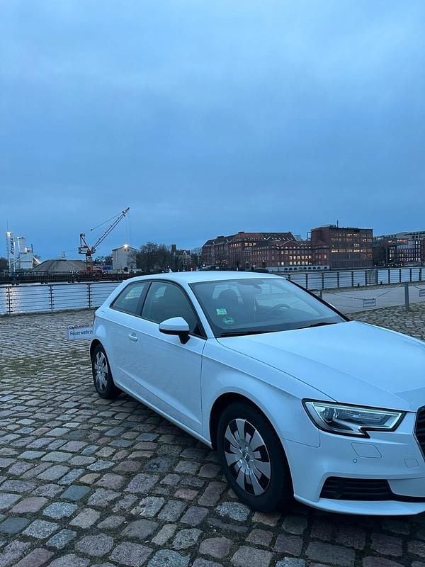 Gebraucht Audi A3 Ambition 110 PS (80 kW) 2016 Weiß Kleinwagen