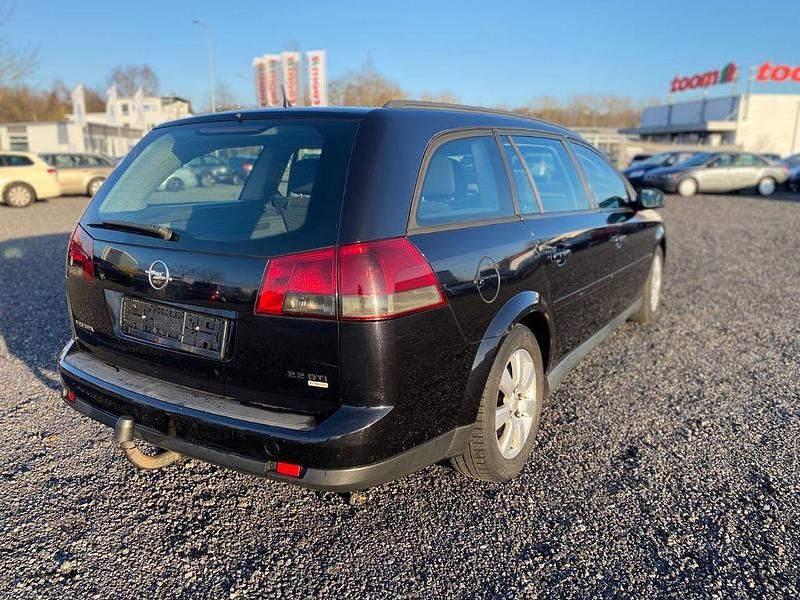 Używany Opel Vectra Elegance 177 KM (130 kW) 2005 Czarny Sedan/Limuzyna