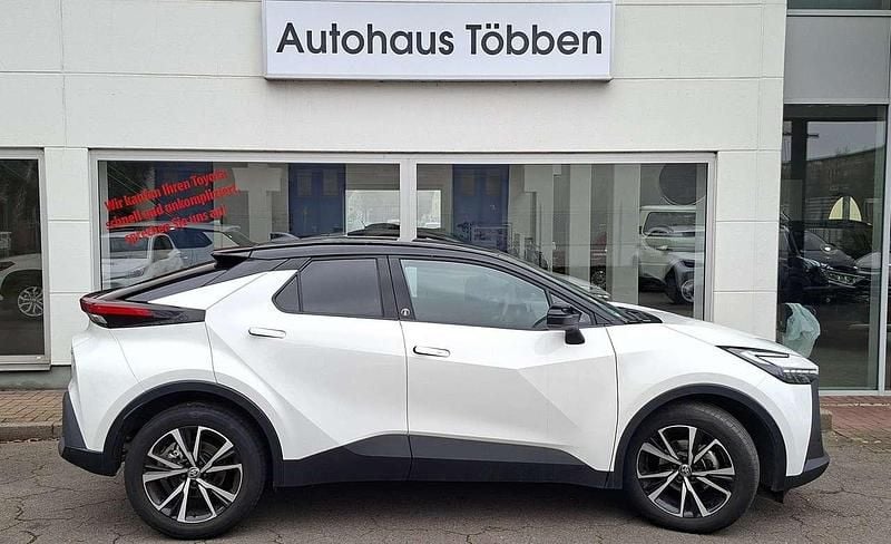 Schneeweiß Gebraucht 2024 Toyota C-HR Team SUV | 28.950 € (Fairer Preis) - Bild 1/4