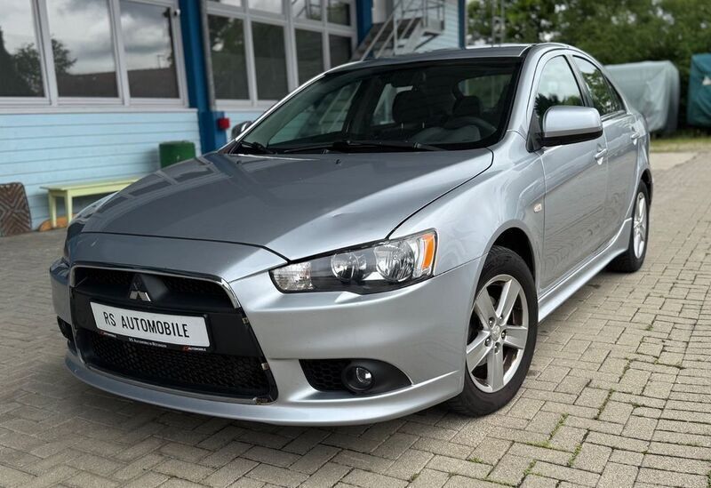 Silber Gebraucht 2010 Mitsubishi Lancer Sportback Invite Limousine | 3.990 € (Fairer Preis) - Bild 1/4