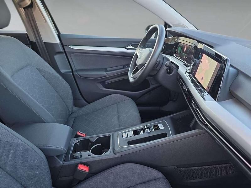 Gebraucht VW Golf VIII 150 PS (110 kW) 2024 Grenadilla black metallic Kombi