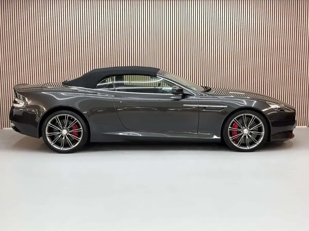 Gebraucht Aston Martin DB9 518 PS (380 kW) 2013 Quantum silver Cabrio