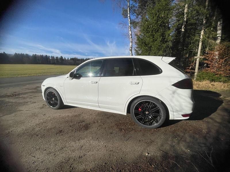 Gebraucht Porsche Cayenne 245 PS (180 kW) 2012 Weiß SUV
