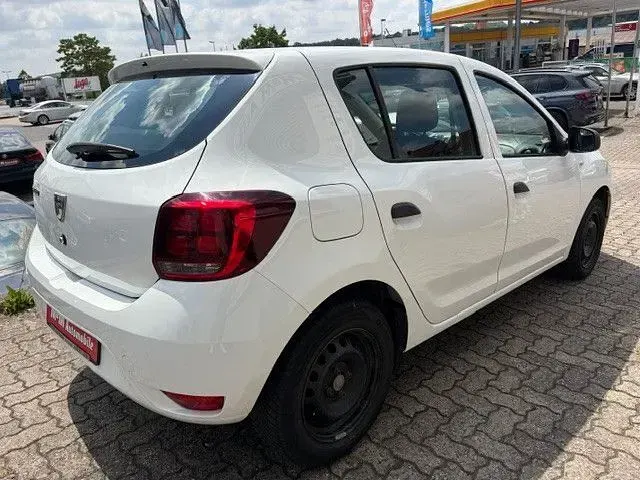 Gebraucht Dacia Sandero Essentiel 75 PS (55 kW) 2021 Weiß Limousine
