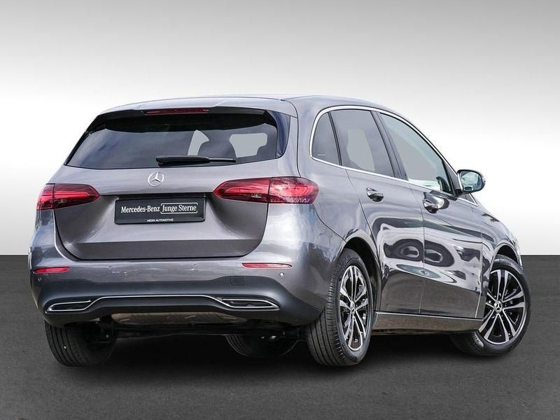 Gebraucht Mercedes B200 Progressive 163 PS (119 kW) 2024 Grau Kleinwagen