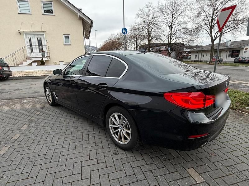 Gebraucht BMW 520 190 PS (139 kW) 2018 Schwarz Limousine