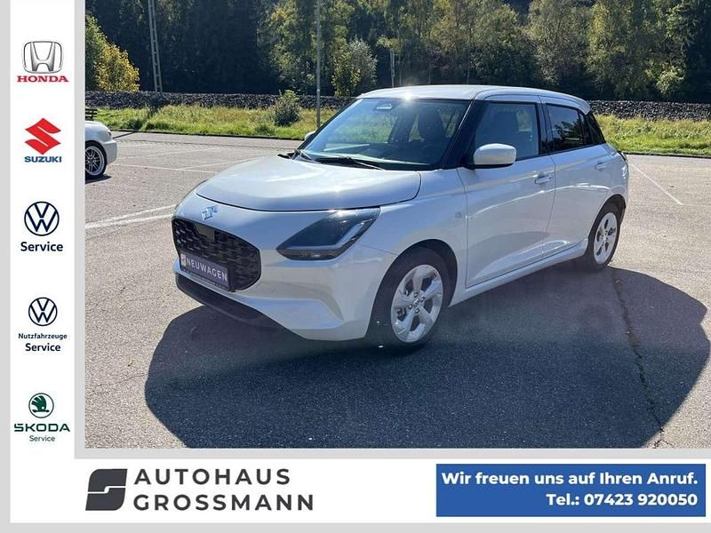 Neu Suzuki Swift Comfort 83 PS (61 kW) 2025 Pure white pearl metallic Kleinwagen