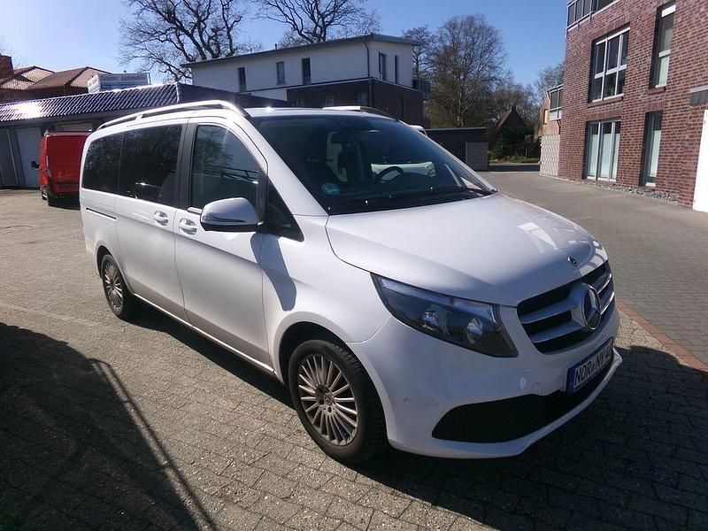 Gebraucht Mercedes V220 Edition 163 PS (119 kW) 2021 Weiß Van / Kleinbus