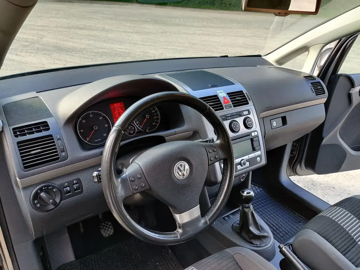Gebraucht VW Touran United 105 PS (77 kW) 2008 Grau Van / Kleinbus
