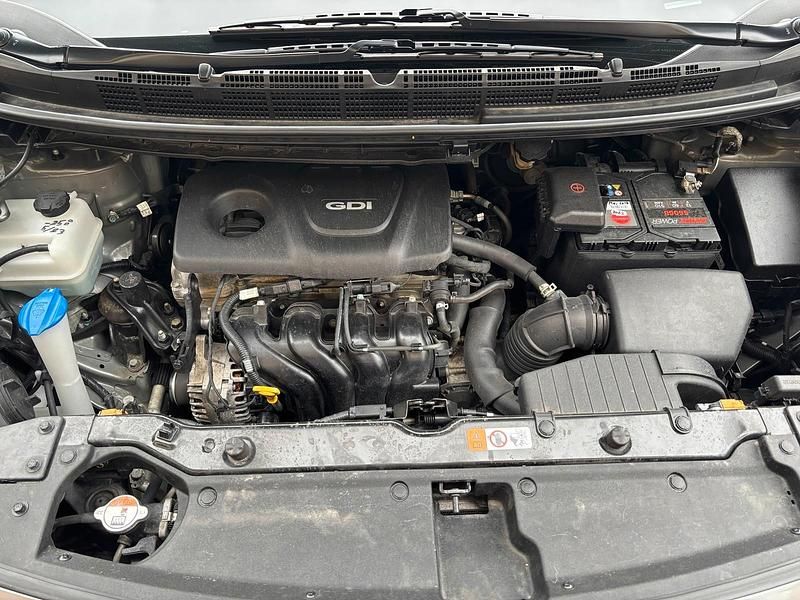 Gebraucht Kia Carens 136 PS (100 kW) 2018 Andere farben Van / Kleinbus