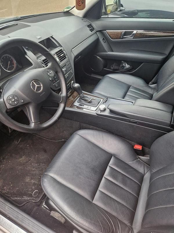 Gebraucht Mercedes C200 184 PS (135 kW) 2008 Beige Limousine