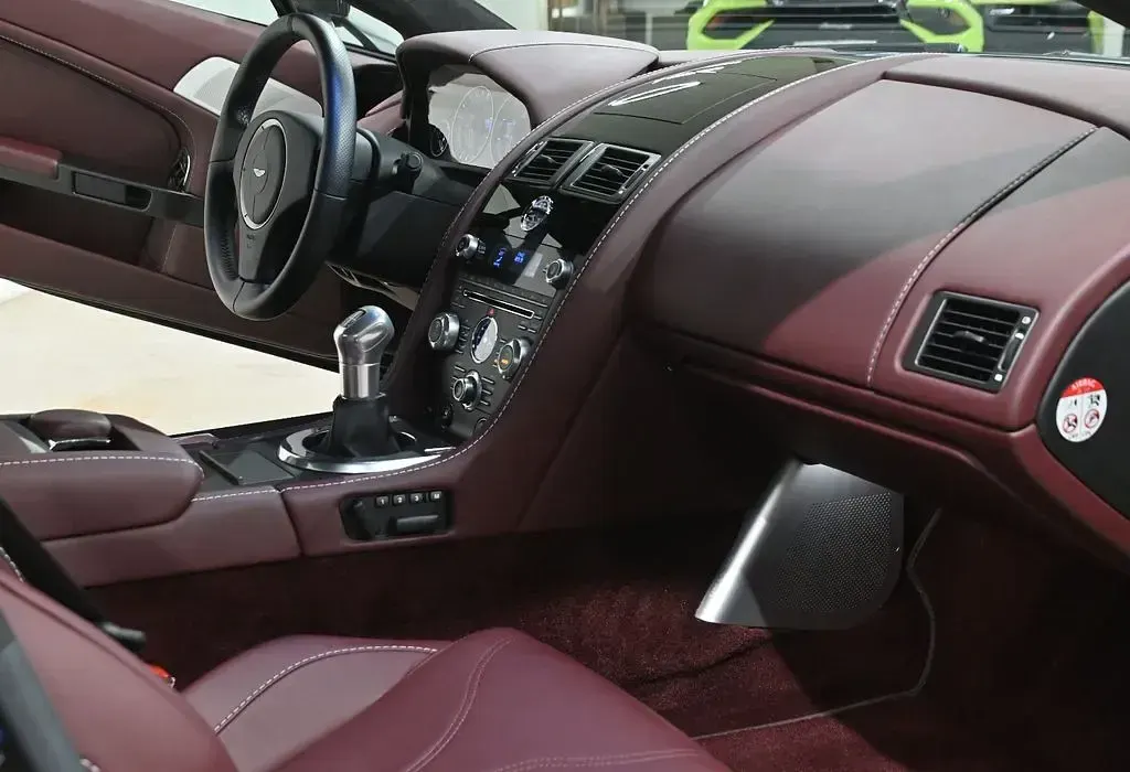 Gebraucht Aston Martin V12 Vantage 517 PS (380 kW) 2012 Schwarz Coupé