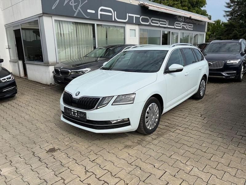 Weiß Gebraucht 2018 Skoda Octavia Style Kombi | 8.990 € (Superpreis) - Bild 1/4