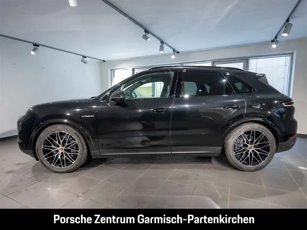 Gebraucht Porsche Cayenne 470 PS (345 kW) 2024 Schwarz SUV