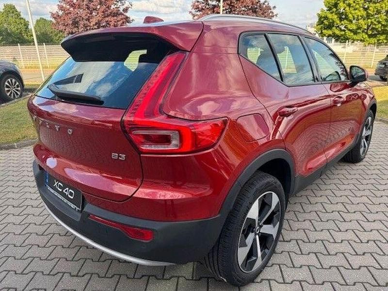 Gebraucht Volvo XC40 Core 163 PS (119 kW) 2024 Fusion red SUV