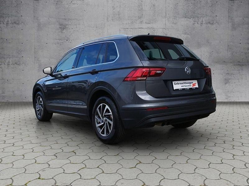 Gebraucht VW Tiguan Sound 150 PS (110 kW) 2017 Indiumgrau metallic SUV