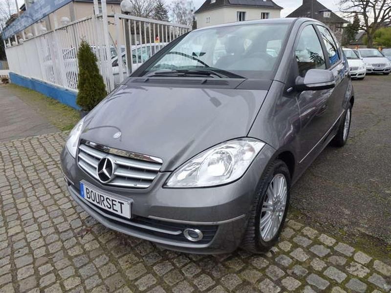 Gebraucht Mercedes A160 Elegance 95 PS (69 kW) 2012 Grau Van / Kleinbus