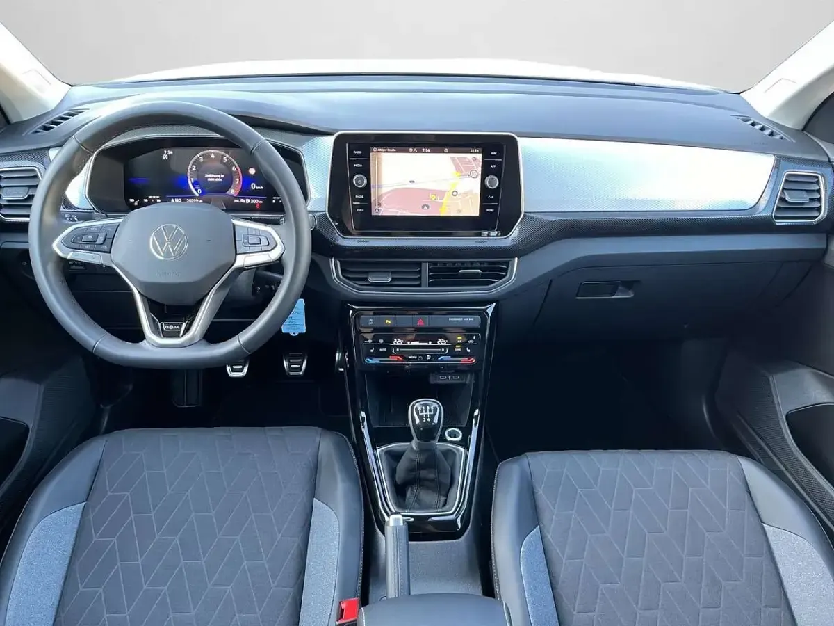 Gebraucht VW T-Cross Life 95 PS (69 kW) 2025 Reflexsilber metallic (metallic) SUV