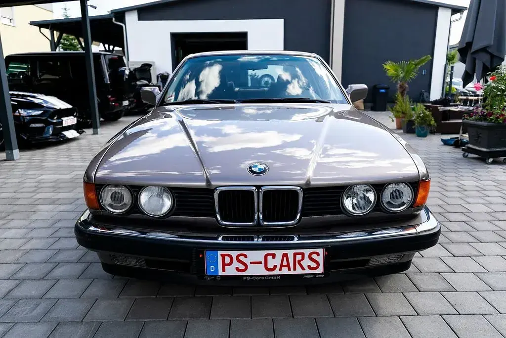 Gebraucht BMW 730 188 PS (138 kW) 1989 Grau Limousine