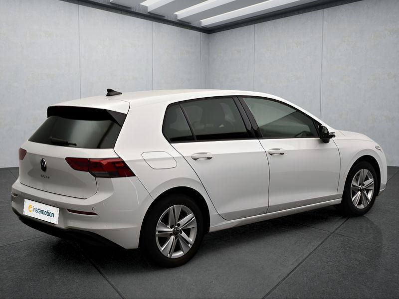 Gebraucht VW Golf VIII 150 PS (110 kW) 2023 Weiß Kleinwagen
