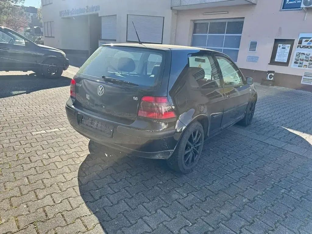 Gebraucht VW Golf IV Edition 105 PS (77 kW) 2000 Schwarz Limousine
