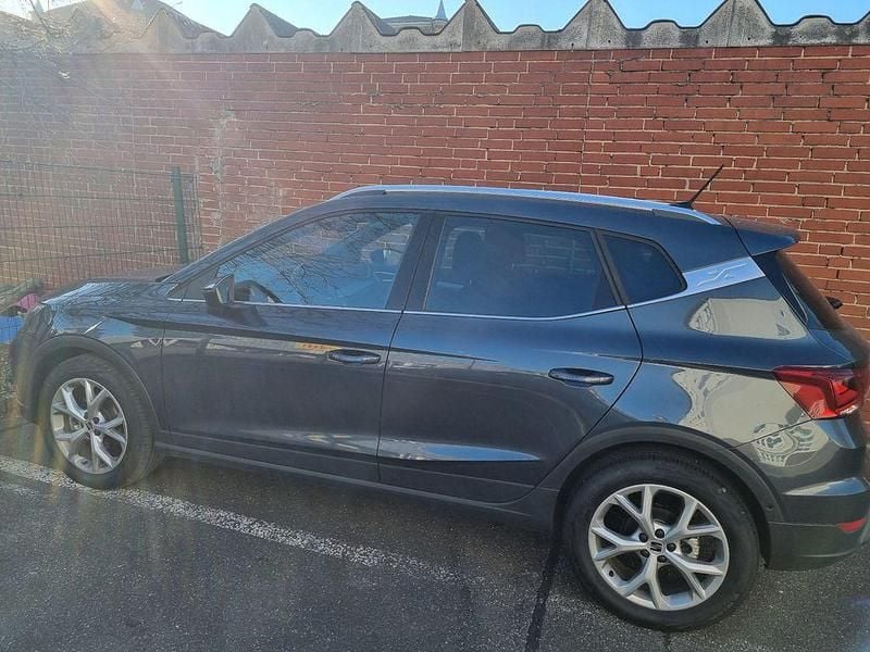 Grau Gebraucht 2024 Seat Arona FR SUV | 22.100 € (Fairer Preis) - Bild 1/3