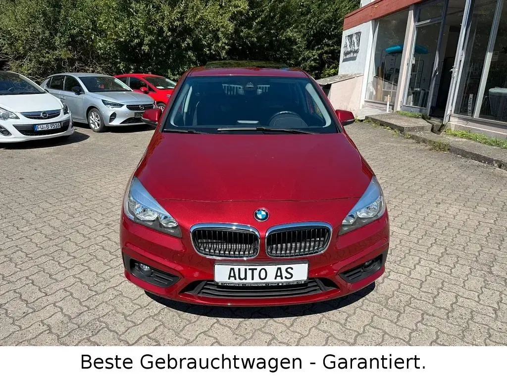 Gebraucht BMW 220 Active Tourer Advantage 192 PS (141 kW) 2016 Rot Van / Kleinbus