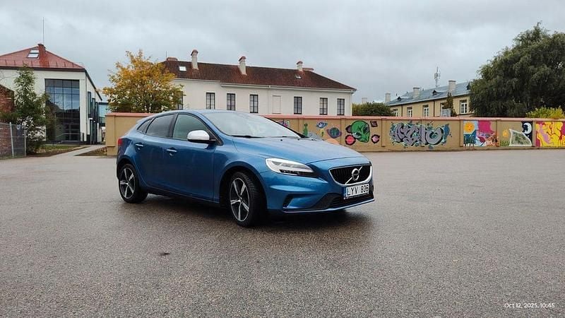 Gebraucht Volvo V40 R-Design 120 PS (88 kW) 2017 Blau Limousine