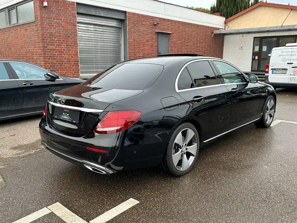 Gebraucht Mercedes E350 258 PS (189 kW) 2016 Schwarz Limousine